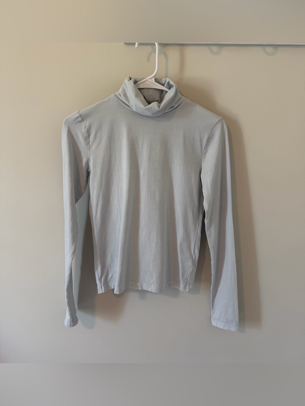 Aritzia Tna Cropped Turtleneck Light Blue Stretchy Women’s Size Small